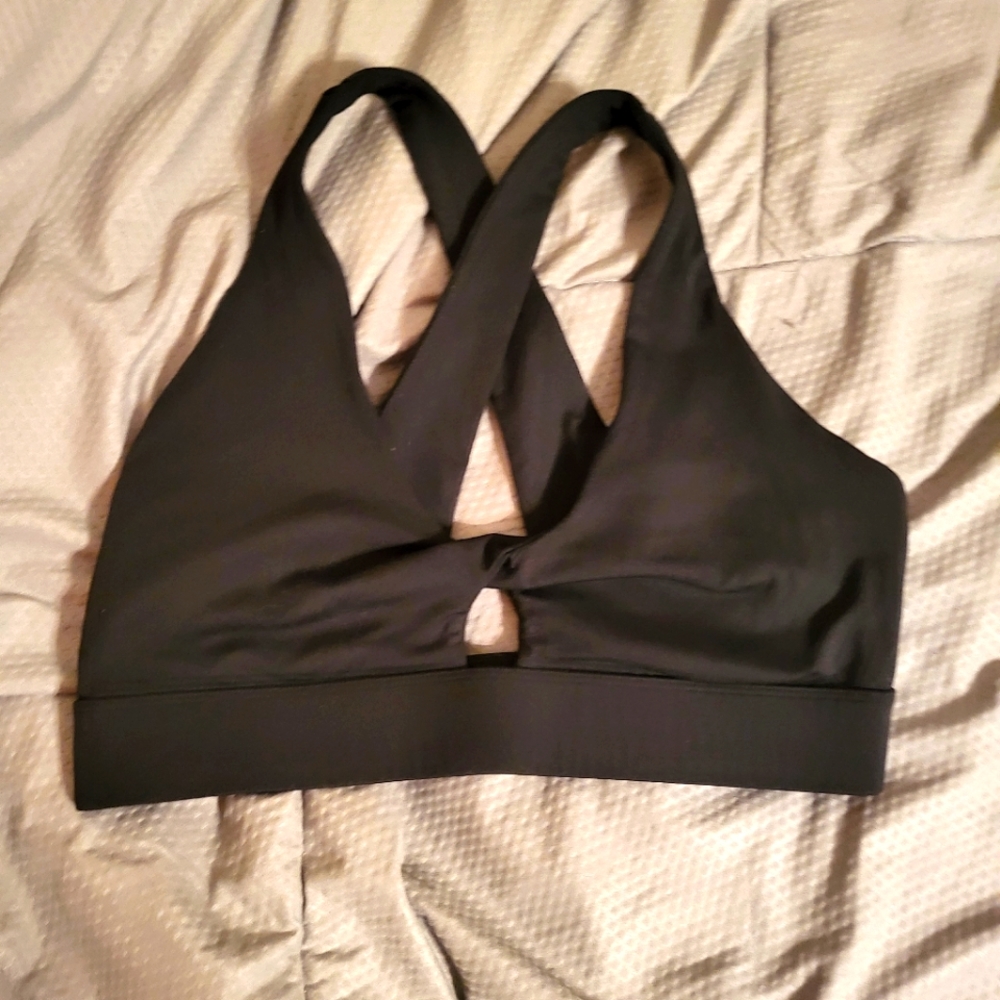 Fabletics medium impact sports bra
